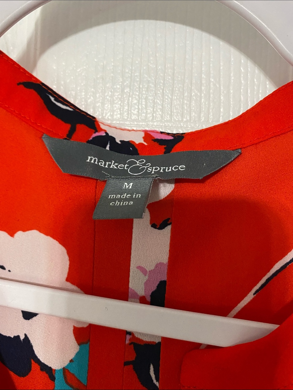 Market & Spruce Red Floral V-Neck Sleeveless Camisole - Picture 2 of 7
